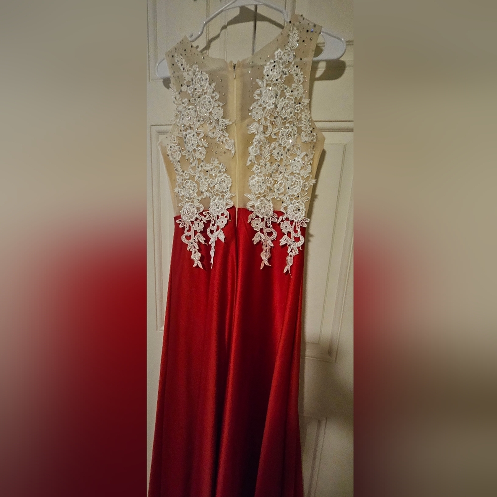 Dress - Picture 2 of 4